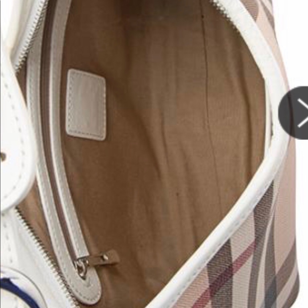 Authentic Burberry Barton nova Hobo - Picture 3 of 3